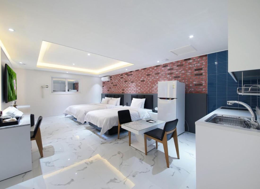 Wj Hotel Pool House Wonju Dış mekan fotoğraf