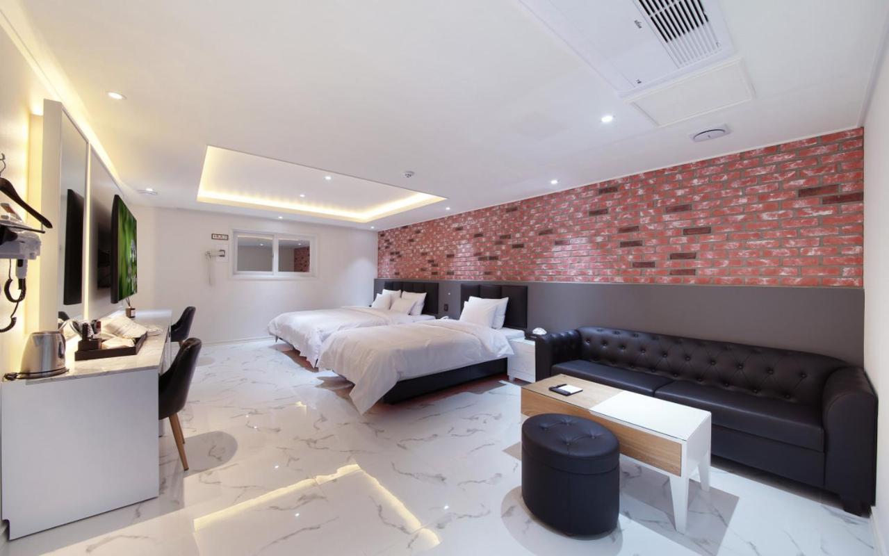 Wj Hotel Pool House Wonju Dış mekan fotoğraf