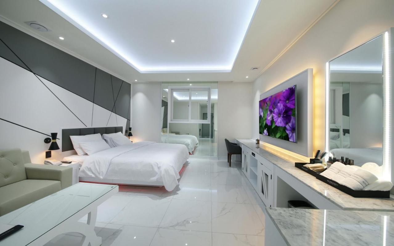 Wj Hotel Pool House Wonju Dış mekan fotoğraf